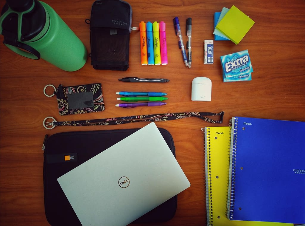 Top 15 Trustworthy School Supplies Every College Student Needs
